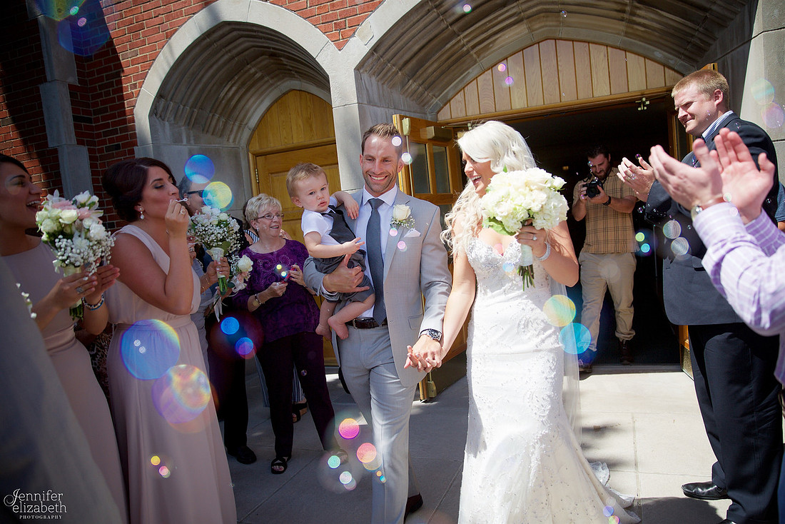 Lindsey & Rich: Summer Wedding at the Mayfield Sand Ridge Club in Cleveland