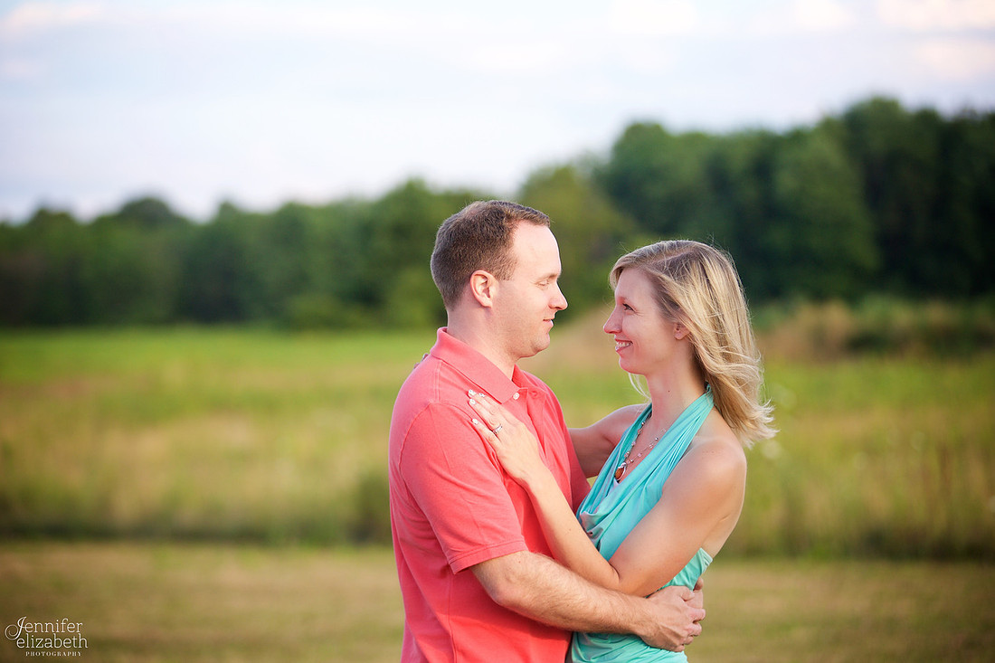 The M Family: Portrait Session at Frohring Meadows in Bainbridge, Ohio