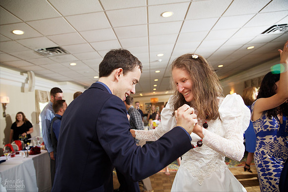 Bethany & Brett: Summer Cleveland Wedding in Bainbridge, Ohio