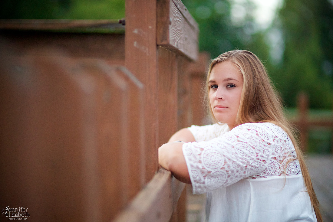 Samantha: Senior Portrait Session in Cortland, Ohio