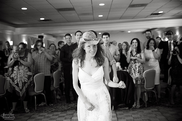 Bethany & Brett: Summer Cleveland Wedding in Bainbridge, Ohio