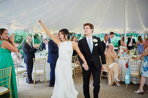 Jessica & Tim: Wedding at Orchid House Winery in Aurora, Ohio