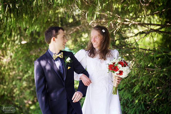 Bethany & Brett: Summer Cleveland Wedding in Bainbridge, Ohio