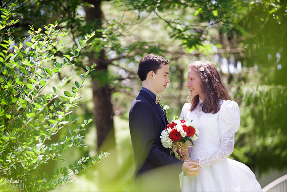 Bethany & Brett: Summer Cleveland Wedding in Bainbridge, Ohio