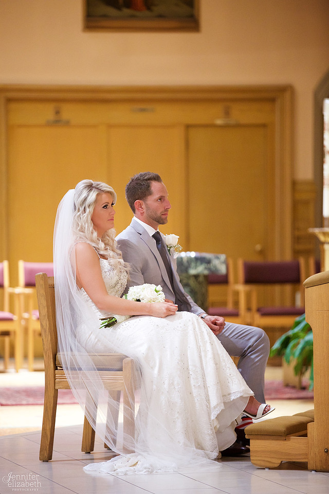 Lindsey & Rich: Summer Wedding at the Mayfield Sand Ridge Club in Cleveland