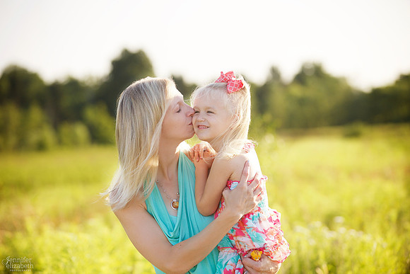 The M Family: Portrait Session at Frohring Meadows in Bainbridge, Ohio