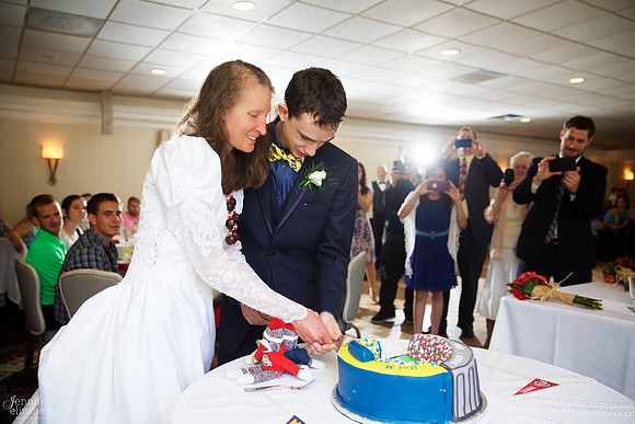 Bethany & Brett: Summer Cleveland Wedding in Bainbridge, Ohio