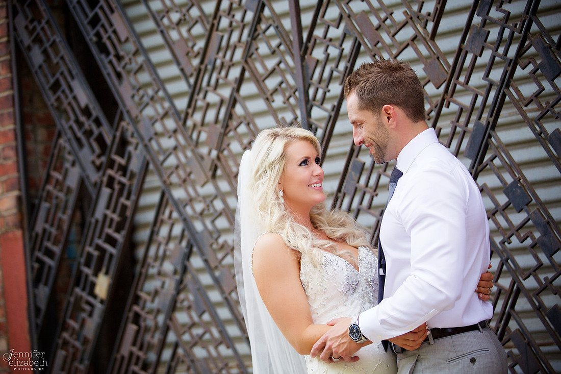 Lindsey & Rich: Summer Wedding at the Mayfield Sand Ridge Club in Cleveland
