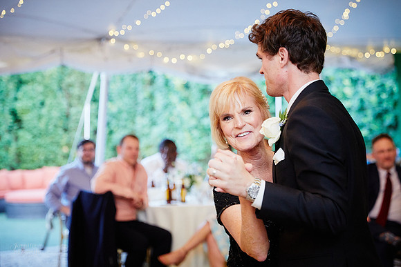 Jessica & Tim: Wedding at Orchid House Winery in Aurora, Ohio