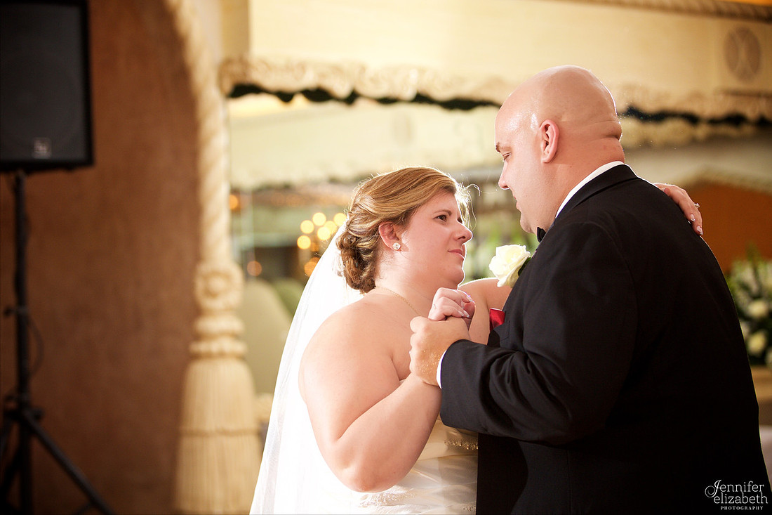 Jill and Tom: Spring Wedding at Steele Mansion in Cleveland, Ohio