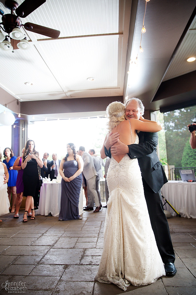 Lindsey & Rich: Summer Wedding at the Mayfield Sand Ridge Club in Cleveland