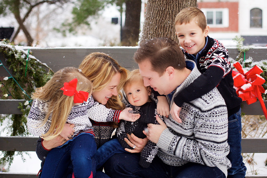 The M Family: Christmas Session in Chagrin Falls, Ohio