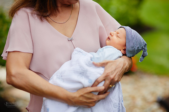 Baby Niam: Newborn and Family Session in Beachwood