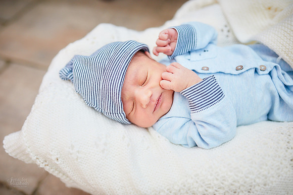 Baby Niam: Newborn and Family Session in Beachwood