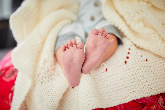 Baby Niam: Newborn and Family Session in Beachwood