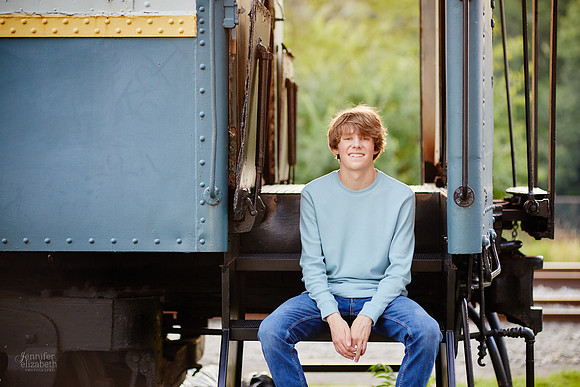 Adam: Senior Session at Franklin Mills Riveredge Park in Kent