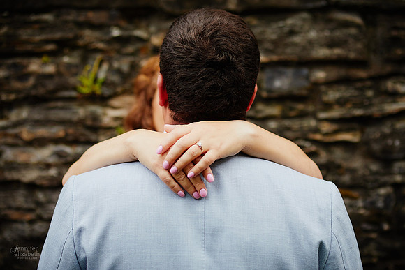Alicia & Ben: Engagement Session at Jeffrey Park in Bexley