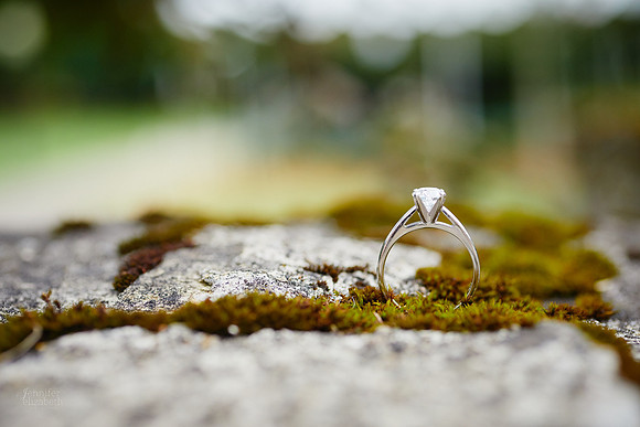 Alicia & Ben: Engagement Session at Jeffrey Park in Bexley