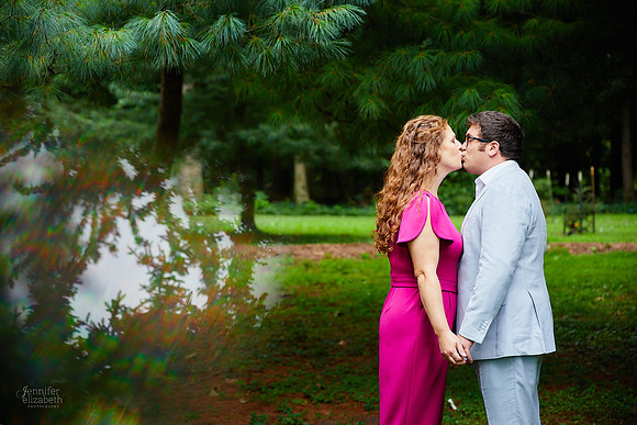 Alicia & Ben: Engagement Session at Jeffrey Park in Bexley