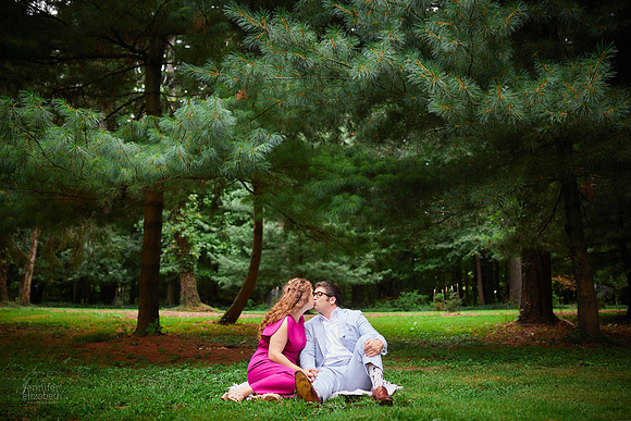 Alicia & Ben: Engagement Session at Jeffrey Park in Bexley