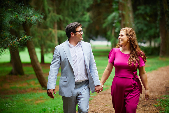 Alicia & Ben: Engagement Session at Jeffrey Park in Bexley