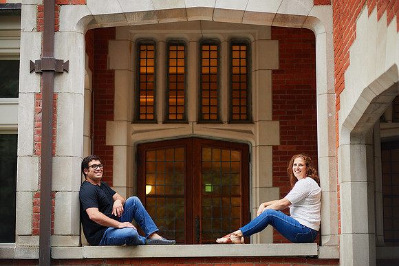 Alicia & Ben: Engagement Session at Jeffrey Park in Bexley