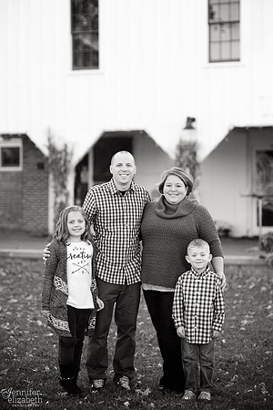 The D & S Families: Portrait Session at Everal Barn in Westerville