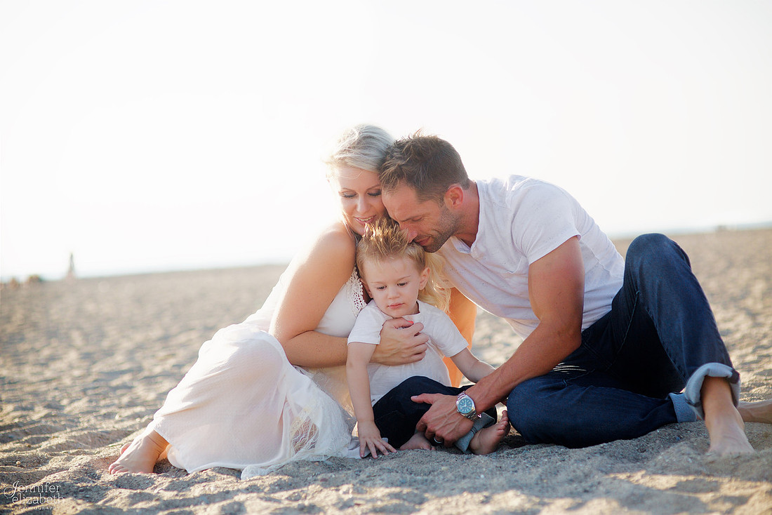 The R Family's Portrait Session at Mentor Headlands Beach Park