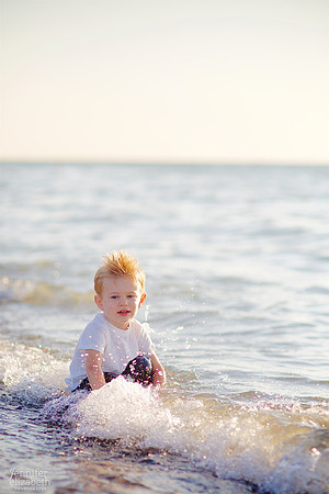 The R Family's Portrait Session at Mentor Headlands Beach Park