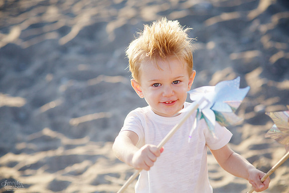 The R Family's Portrait Session at Mentor Headlands Beach Park