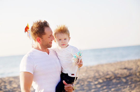 The R Family's Portrait Session at Mentor Headlands Beach Park