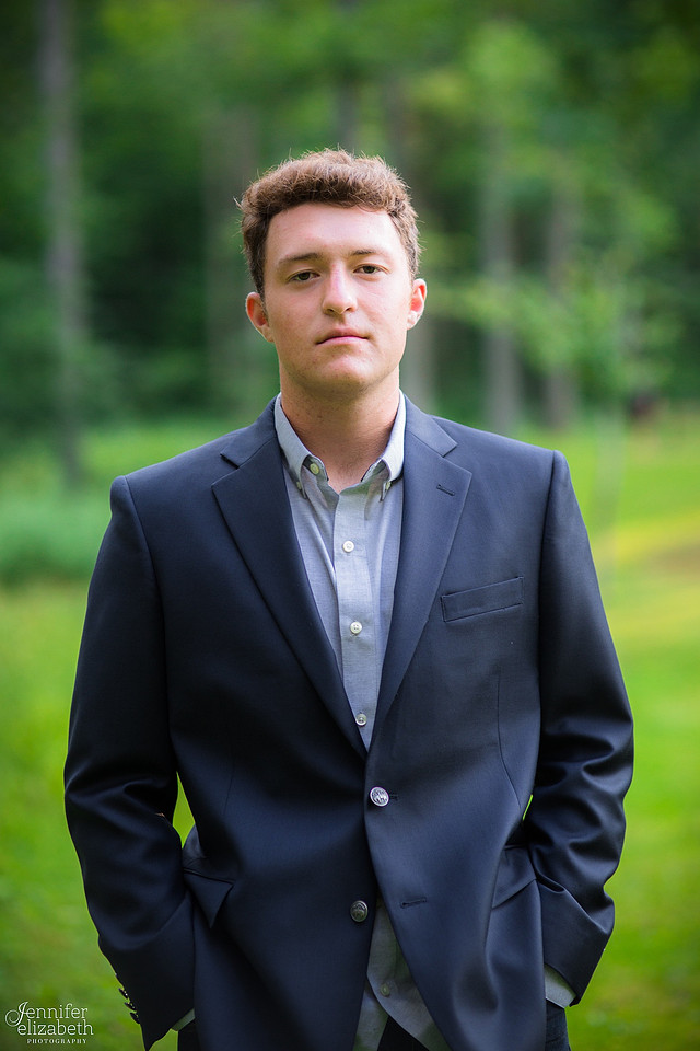 Senior Portrait Session at Squaw Rock in Chagrin Falls, Ohio
