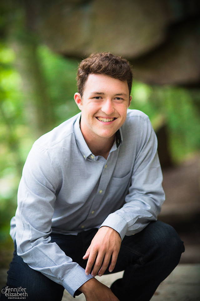 Senior Portrait Session at Squaw Rock in Chagrin Falls, Ohio