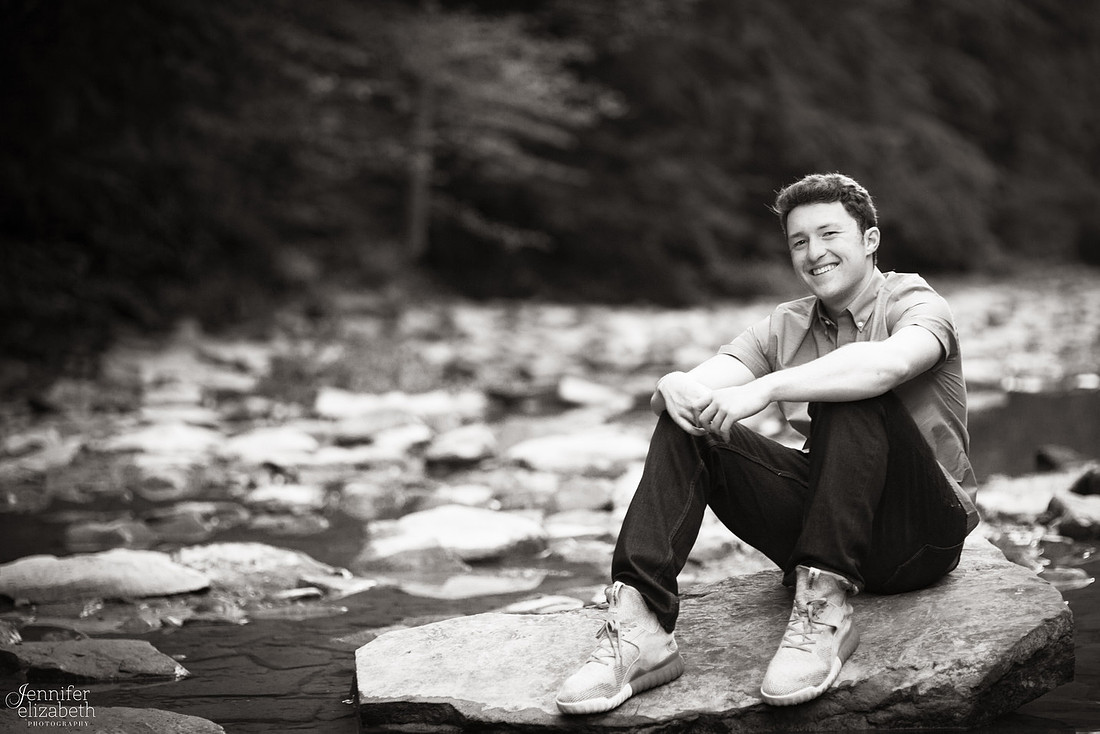 Senior Portrait Session at Squaw Rock in Chagrin Falls, Ohio