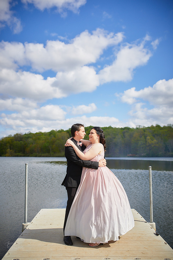 Kierstin & Gage: Prom Portrait Session at Hudson Springs Park