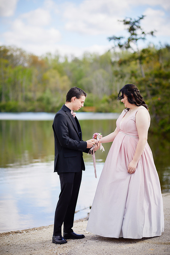 Kierstin & Gage: Prom Portrait Session at Hudson Springs Park