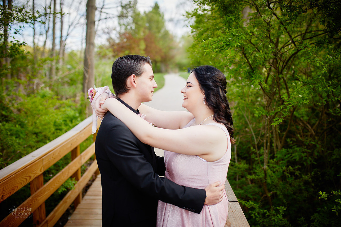 Kierstin & Gage: Prom Portrait Session at Hudson Springs Park
