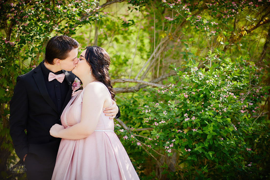 Kierstin & Gage: Prom Portrait Session at Hudson Springs Park
