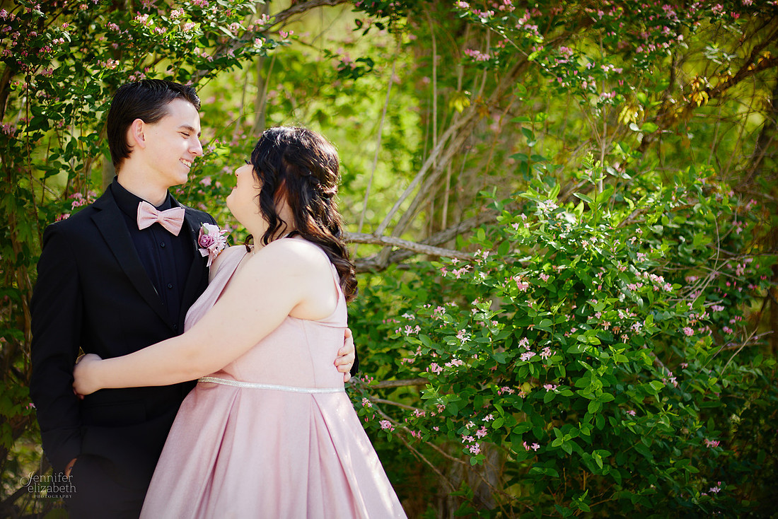 Kierstin & Gage: Prom Portrait Session at Hudson Springs Park