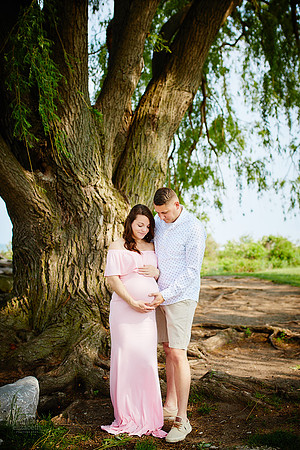 Gina: Maternity Portrait Session at Edgewater Park in Cleveland