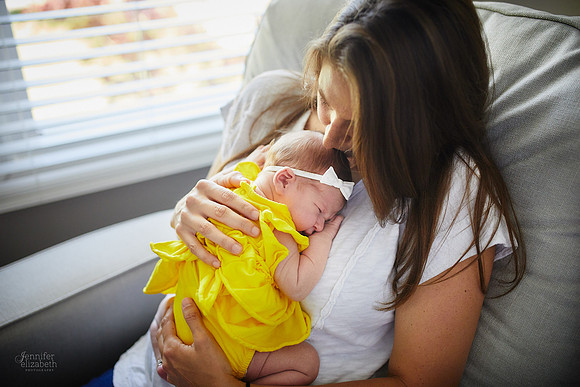 Baby Peyton: Lifestyle Newborn Session in Chagrin Falls, Ohio