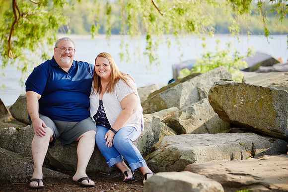 Kelly & Chris: Engagement Session at Edgewater Park
