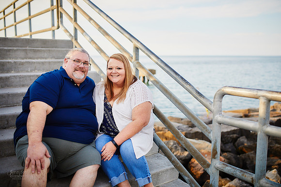 Kelly & Chris: Engagement Session at Edgewater Park