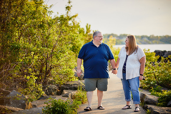 Kelly & Chris: Engagement Session at Edgewater Park