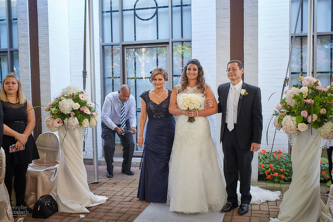 Alexis & Jason: Landerhaven Wedding in Cleveland, Ohio