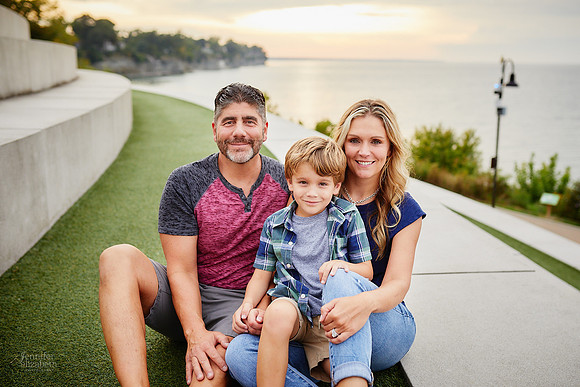 The V Family: Portrait Session at Lakewood Park in Cleveland