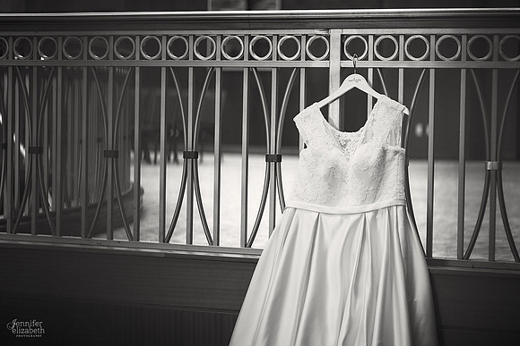 Melissa & Charles: Cincinnati Marriott Rivercenter Wedding