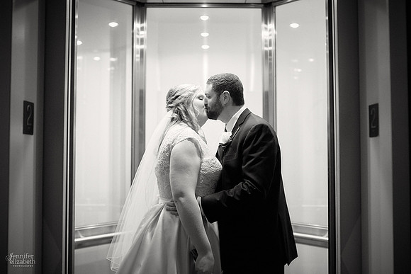 Melissa & Charles: Cincinnati Marriott Rivercenter Wedding