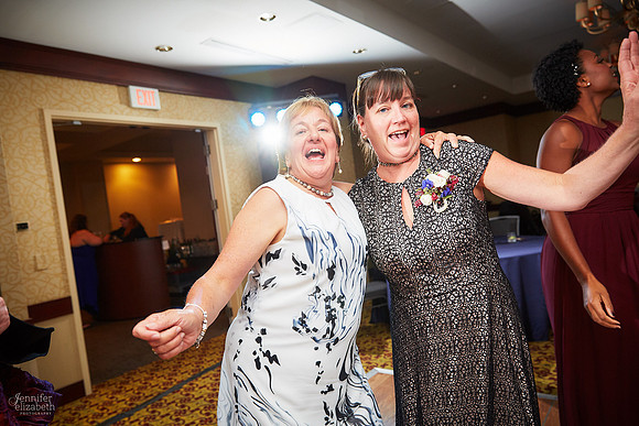 Melissa & Charles: Cincinnati Marriott Rivercenter Wedding