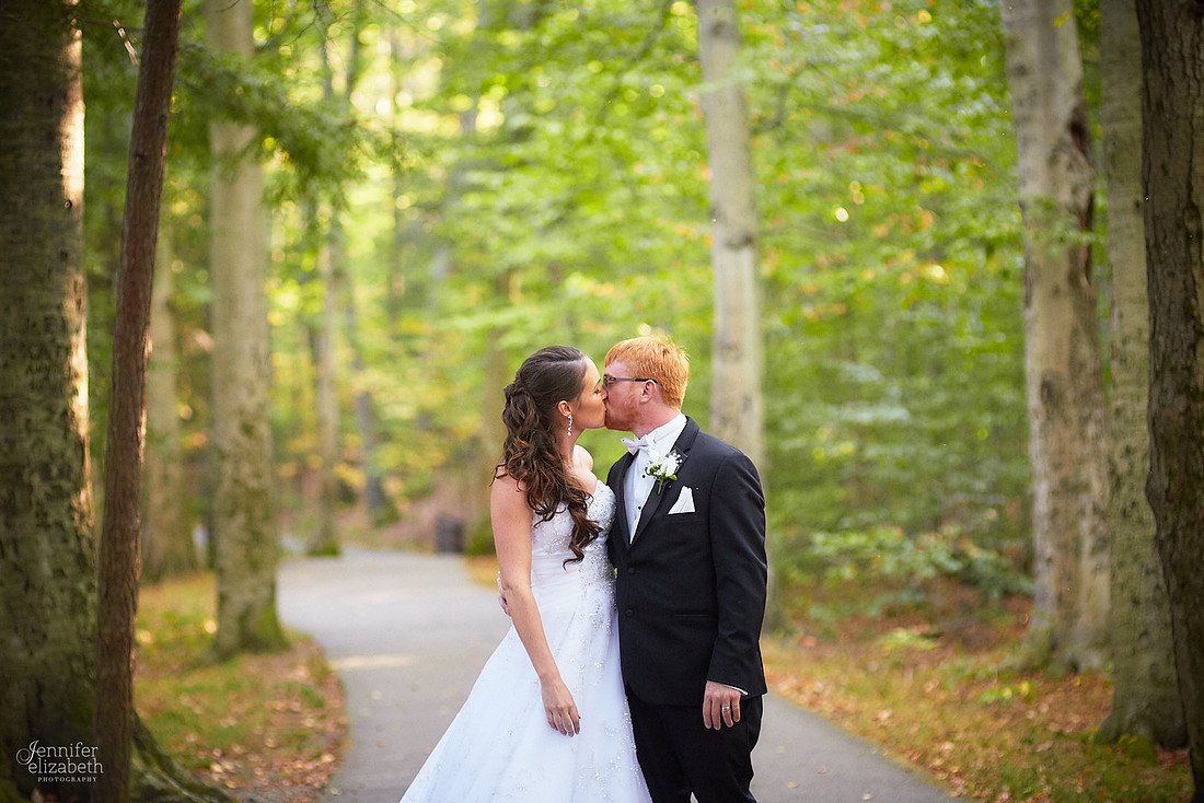 Allie & Brian: Bertram Inn Wedding in Aurora, Ohio